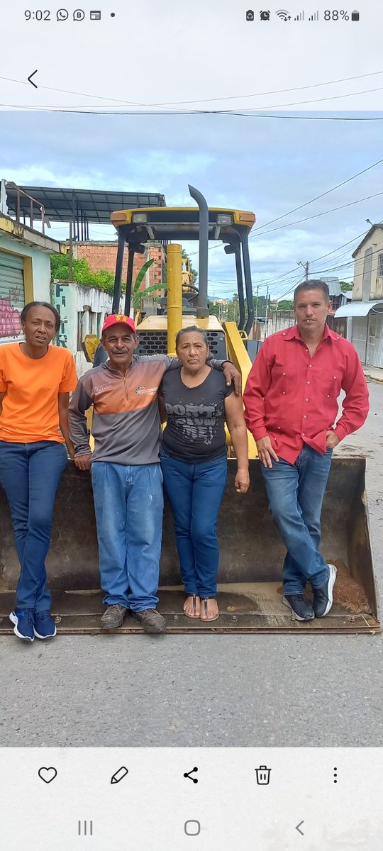 SUMAR_CORAZONES's tweet photo. Muy bien : esta activa Amuay gracias camarada Nicolás Maduro Guerra , debemos avanzar sin dudar por un solo momento del Pueblo leal a Bolivar... desde #Barquisimeto seguimos #SumandoCorazones con .@LuisJonasReyes #EnVzlaCelacEsCiencia https://t.co/FTDVHwtRRR