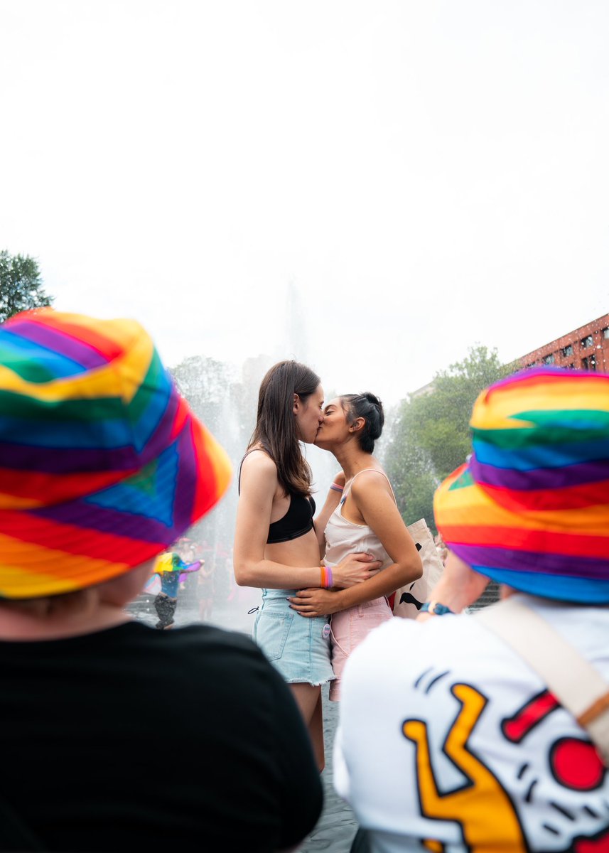 GM 🌈

NEW DROP “Radiant Revelry”

An OE for the remainder of Pride Month at only .01 ETH

Claim 🔻