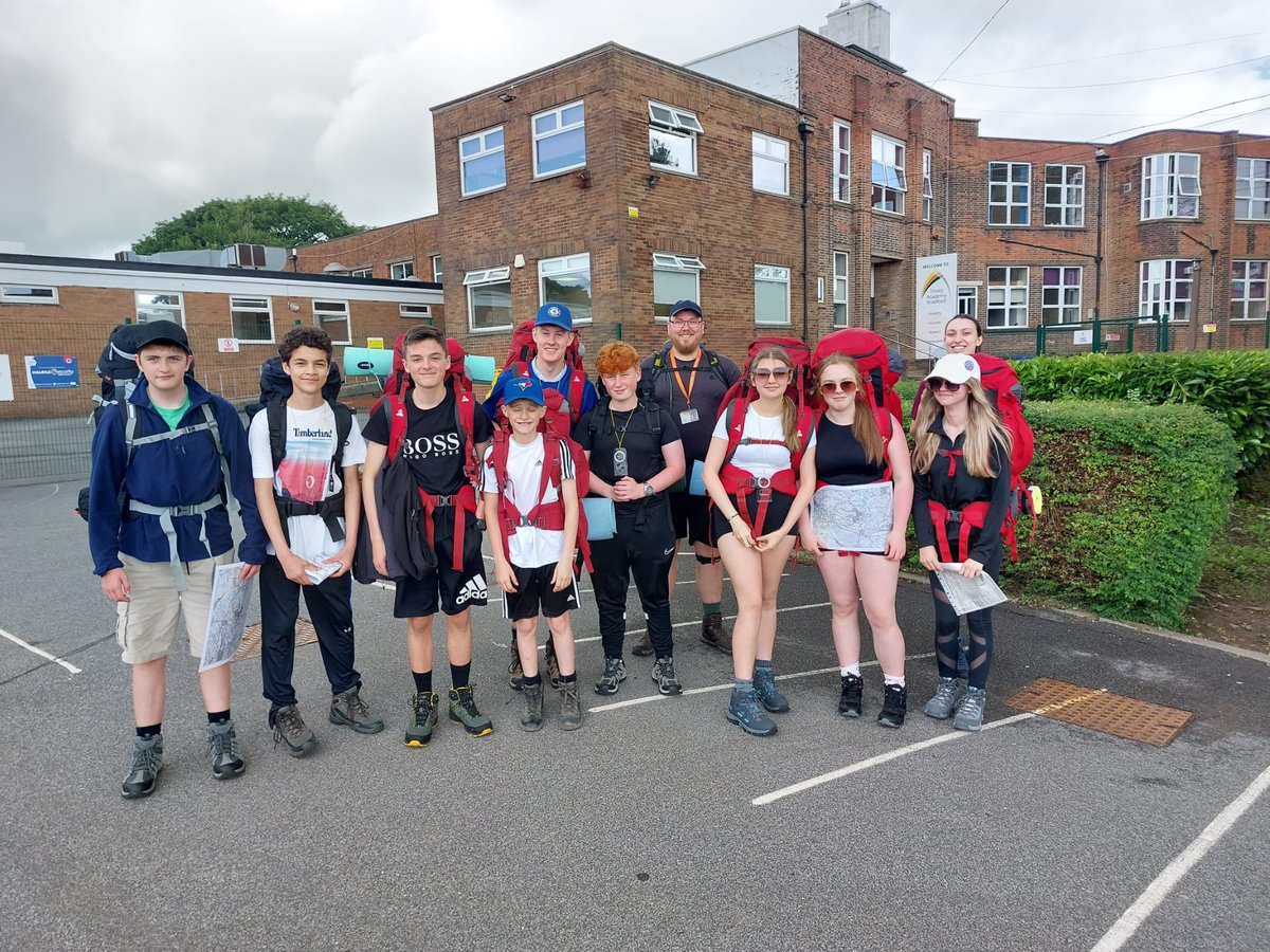 TrinityAcadBrad's tweet photo. This morning, our Duke of Edinburgh Bronze Award students (group 1) have set off for their two days of walking! 🥉 https://t.co/cfaIm3ArL0