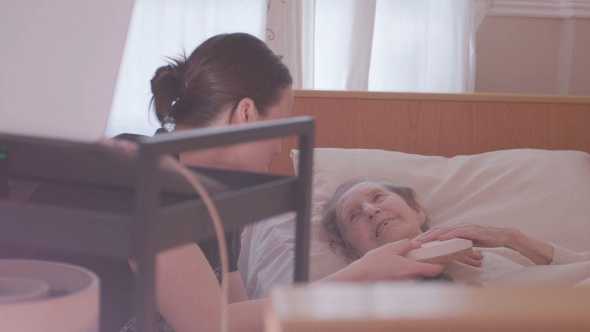 Our South Teesside Tour of Mariana’s Song is complete!  We’ve just updated our website, where we’ve shared some feedback from care homes. wovennesttheatre.co.uk/projects/maria…… #dementia #arts #carehomeactivities #artsincarehomes #celebratingage #creativehealth #creativeageing