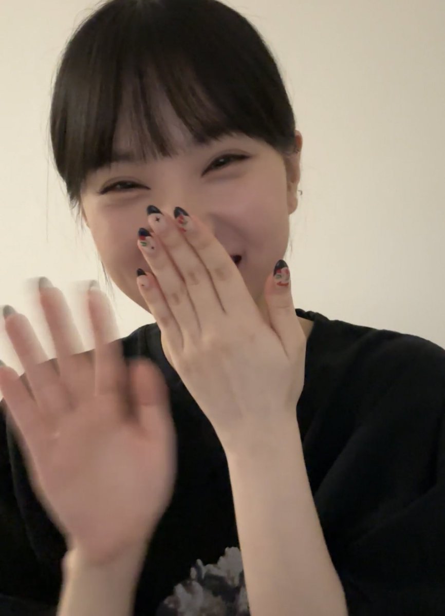 eunha is currently live on bubble