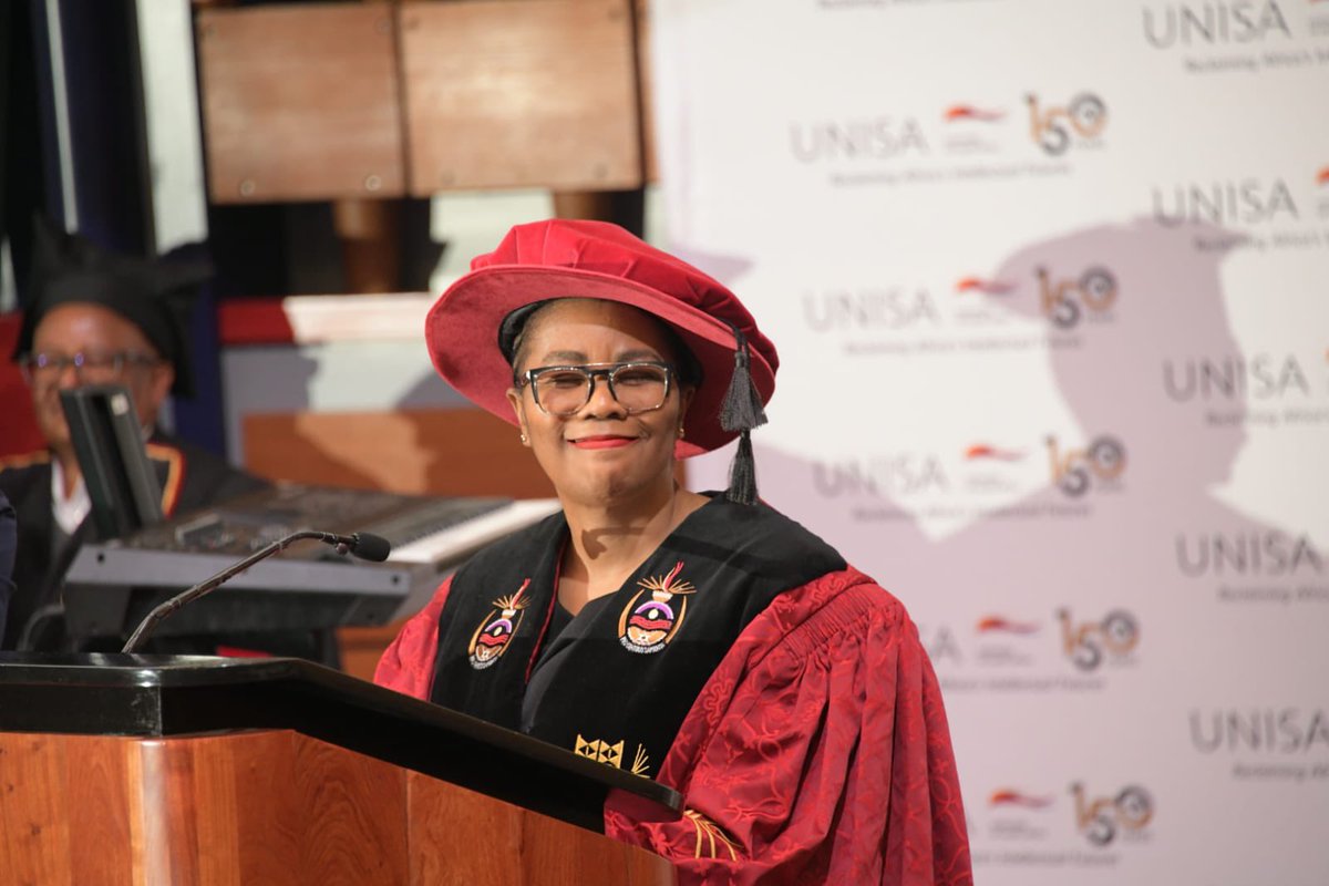 Prof Puleng LenkaBula is the first ever female vice-chancellor of the University of South Africa (UNISA). #Unisa150 #Womandla @LenkaBula @unisa