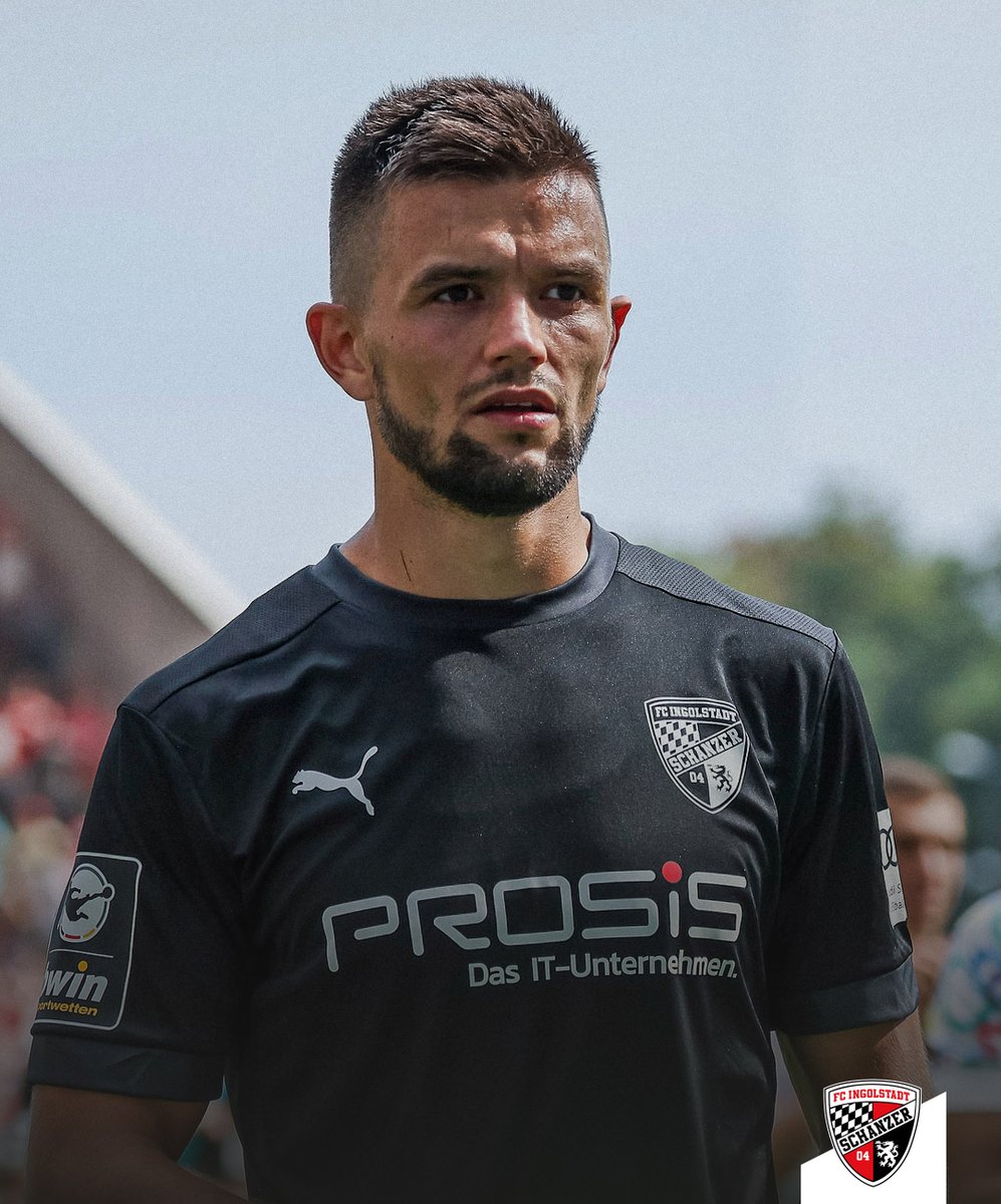Schanzer_EN's tweet photo. Visar #Musliu joins SC Paderborn. All the best for your future! ⚫️🔴 https://t.co/tuYa6CCOTT