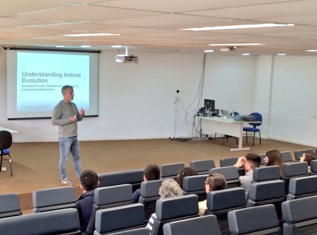 Starting now the <a href="/ggiribet/">Gonzalo Giribet</a> course on #Phylogenomics of Invertebrates! <a href="/UFPR/">UFPR</a>