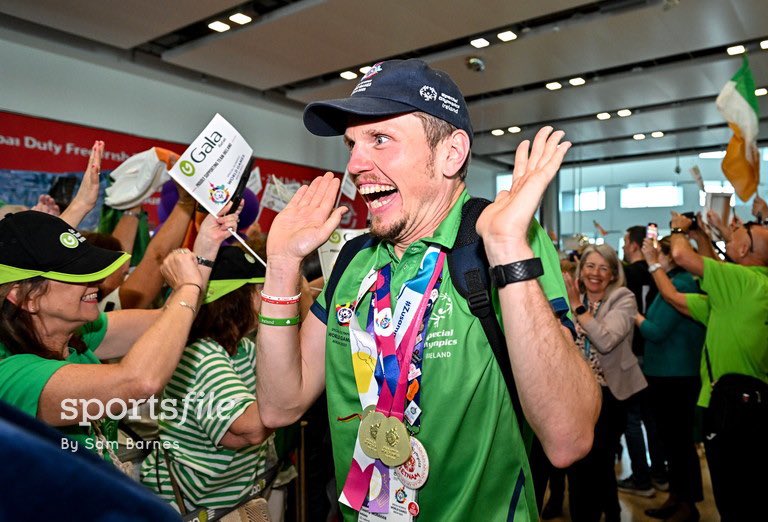 sportsfile (@sportsfile) on Twitter photo Welcome Home!
Team Ireland's Timothy Morahan, a member of South Dublin Sports Club, from Dublin 6, at Dublin Airport on the team's return from the World Special Olympic Games in Berlin!
📸 <a href="/SportsfileSam/">Sam Barnes</a>
sportsfile.com/more-images/11… Welcome Home!
Team Ireland's Timothy Morahan, a member of South Dublin Sports Club, from Dublin 6, at Dublin Airport on the team's return from the World Special Olympic Games in Berlin!
📸 <a href="/SportsfileSam/">Sam Barnes</a>
sportsfile.com/more-images/11…