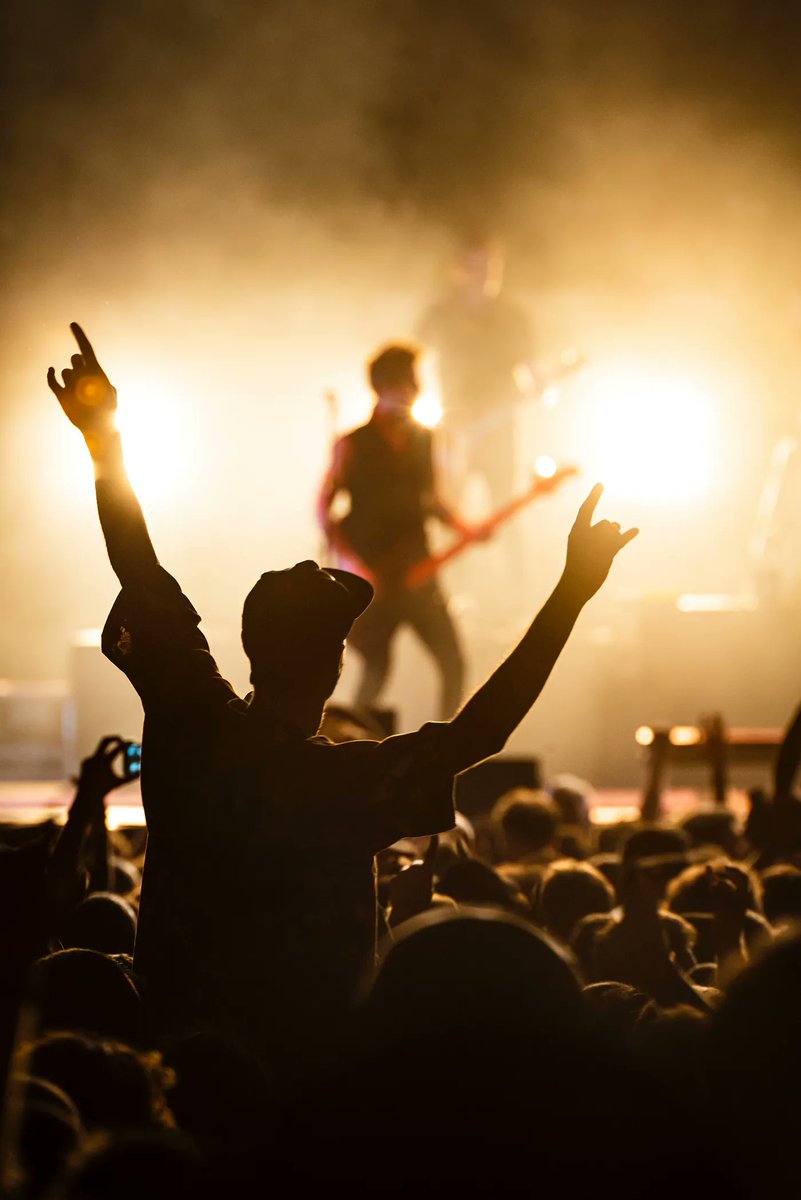inside_mus_ind's tweet photo. NEW POST: 'The Inefficiency of Record Labels in Building Direct-to-Fan Relationships' by @paulgomusic -- https://t.co/fUb6zletHz #businessmodels #directtofan #recordlabels #musicindustry #digitaltransformation https://t.co/P3PMW09Ggw