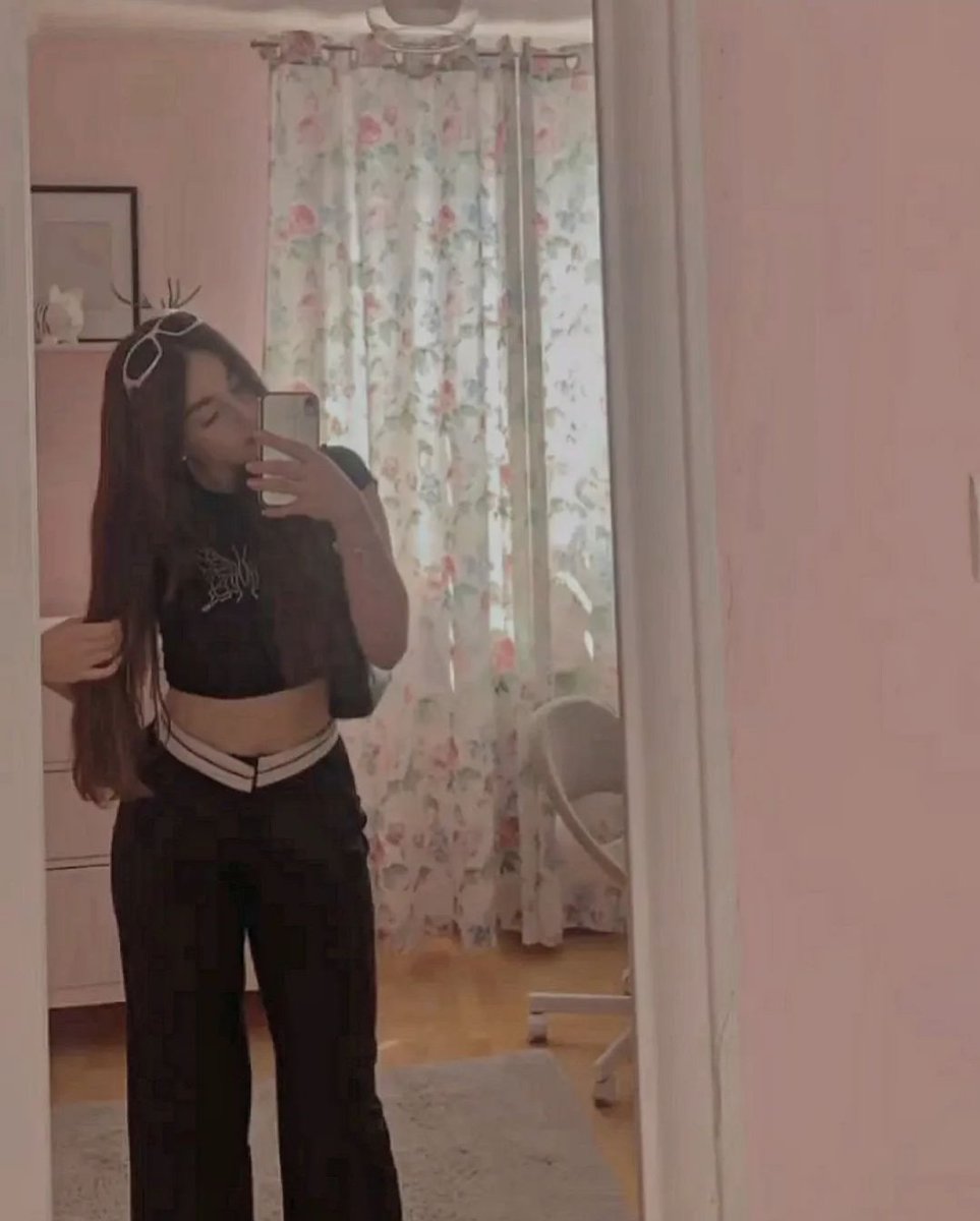 dorcinderella's tweet photo. ok twitteres fiuk 10/?

egyebkent csoro vagyok szoval ha valakit erdekel nehany igzibb kep/video akkor tessek csak menni https://t.co/mAxCpOu15G 🥺 https://t.co/TTUltwdjss