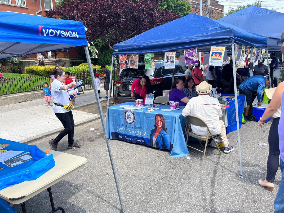 NySorrows's tweet photo. With the great help of #PDHP (Project for the Development of the Human Potential) we hosted a Resource Fair for our people here in #CoronaNY #Queens : over 30 organizations attended offering their services &amp; assistance. Special thanks to Mr. Norwood Keaton &amp; Ms Maryann Behan. 👍 https://t.co/967uIJlUxr