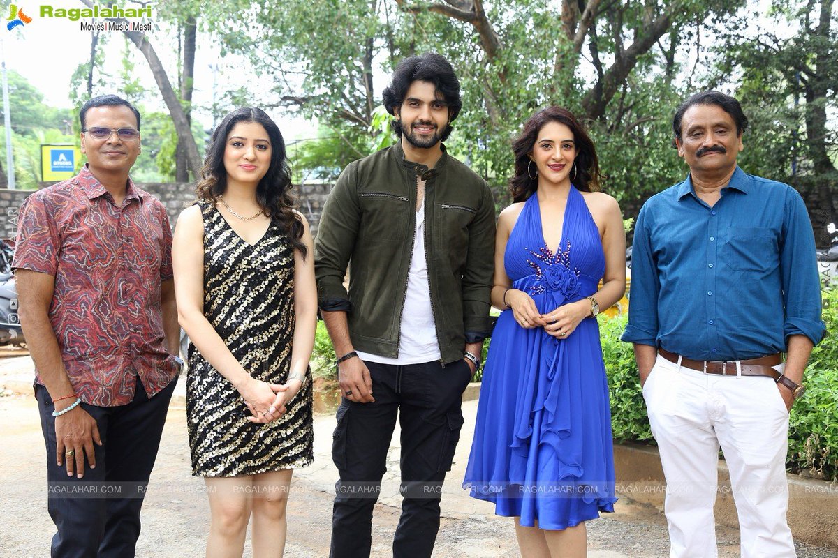 Ragalahari (@ragalahariteam) on Twitter photo Few Clicks 📸 from #CircleTheMovie Trailer Launch Event
#CircleOnJuly7th
<a href="/neelakanta18/">Neelakanta</a> <a href="/saironak3/">saironak</a> <a href="/iambababaskar/">Baba Baskar</a> <a href="/Nandinireddie/">Nandini_yallareddy</a> #Arshinmehta <a href="/itsmerichapanai/">Richa Panai</a> <a href="/NsprasuMusic/">NSPRASU_MUSIC</a> #RanganathGogineni #MadhuReddy
<a href="/GskMedia_PR/">GSK Media</a> Few Clicks 📸 from #CircleTheMovie Trailer Launch Event
#CircleOnJuly7th
<a href="/neelakanta18/">Neelakanta</a> <a href="/saironak3/">saironak</a> <a href="/iambababaskar/">Baba Baskar</a> <a href="/Nandinireddie/">Nandini_yallareddy</a> #Arshinmehta <a href="/itsmerichapanai/">Richa Panai</a> <a href="/NsprasuMusic/">NSPRASU_MUSIC</a> #RanganathGogineni #MadhuReddy
<a href="/GskMedia_PR/">GSK Media</a>