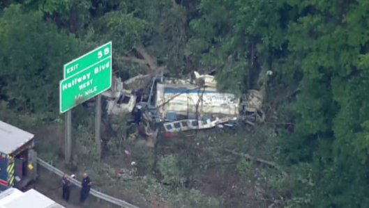 BREAKING: Tanker transporting potentially explosive ammonium nitrate overturns in Hagerstown, Maryland, forcing businesses within 1,500 feet to evacuate.