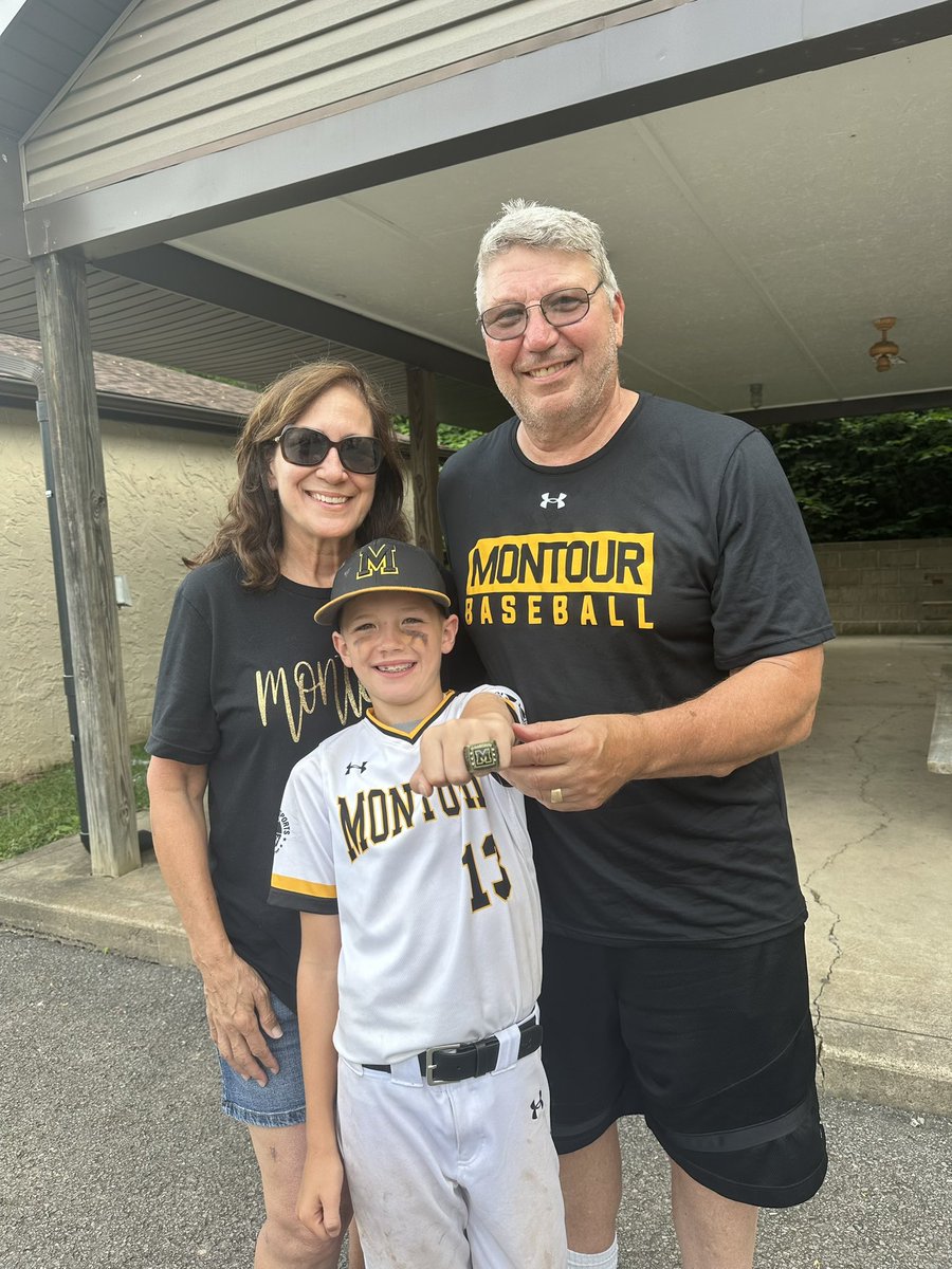 christiansenj21's tweet photo. Back-to-back champs, baby!! πͺπ»π
Montour 9U Tournament Champions 2023 after battling in THREE straight games yesterday!! BEYOND #MontourProud of the effort and teamwork shown by these boys!! βΎοΈπ€πππ» #MontourFamily @GinaTirone1 https://t.co/1FBqlBbmSt