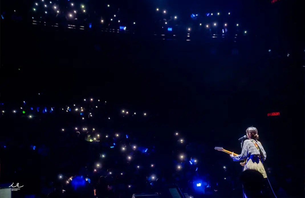 fubufubii's tweet image. 𝘓𝘰𝘰𝘬 𝘢𝘵 𝘵𝘩𝘦 𝘴𝘵𝘢𝘳𝘴 ⭐✨
𝘓𝘰𝘰𝘬 𝘩𝘰𝘸 𝘵𝘩𝘦𝘺 𝘴𝘩𝘪𝘯𝘦 𝘧𝘰𝘳 𝘺𝘰𝘶 🤍

— #WeeBNK48 #WeeWeeraya
#OPENCAMPCONCERT2023