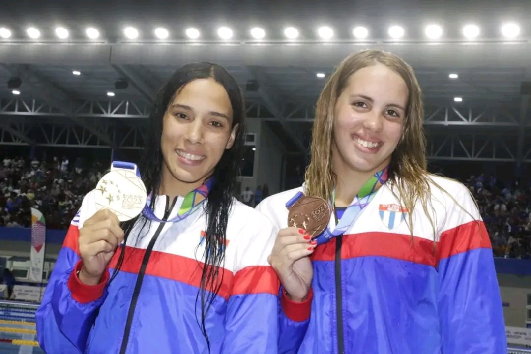 💥 #SanSalvador2023 | Es una imagen histórica ⤵️
‼️Desde hacía 25 años la #natación 🏊 de #Cuba 🇨🇺 no tenía 2 medallas en un mismo evento en Juegos Centroamericanos y del Caribe 🤩

#MasRetosMasCompromiso
✍️ Yunier Sifonte