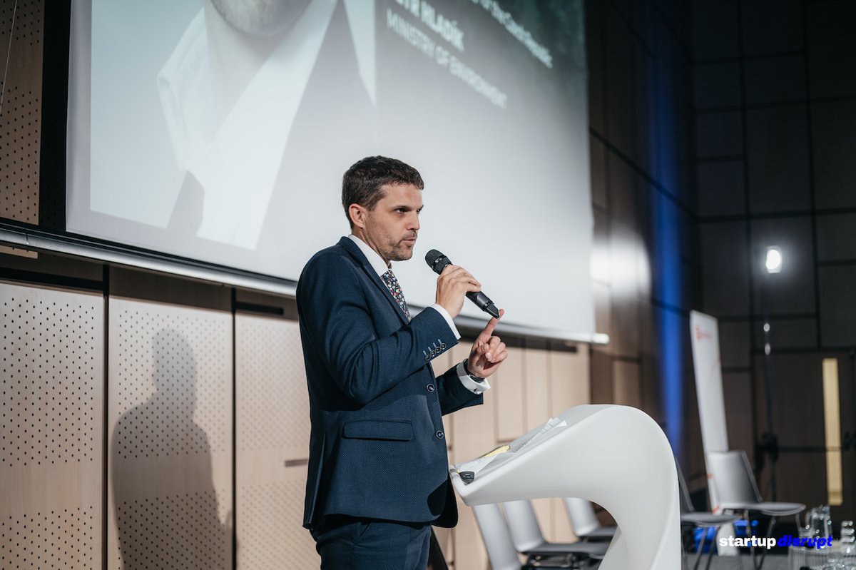 Startup_Disrupt's tweet photo. This year of the Sustainable Future conference was unforgettable! Big thanks to the audience, speakers, and partners @strakovka , @mzpcr , @MZeCr ,  @PrahaEU  , @PwC_CR  , @Allegro_Group , @cez_group , @komercka  and many others🙏♻️ https://t.co/vRPwXOf77B