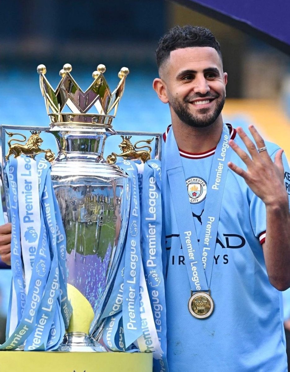 7LWA9744's tweet photo. نادي الأهلي السعودي على إستعداد لتقديم عرض لرياض محرز لمدة عامين وراتب بقيمة 50 مليون يورو سنويا 🇸🇦

- ديلي ميل https://t.co/pRHllpek4o