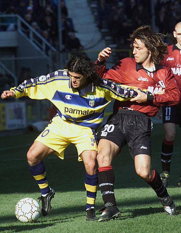 Ariel Ortega vs Andrea Pirlo, 1999/00.