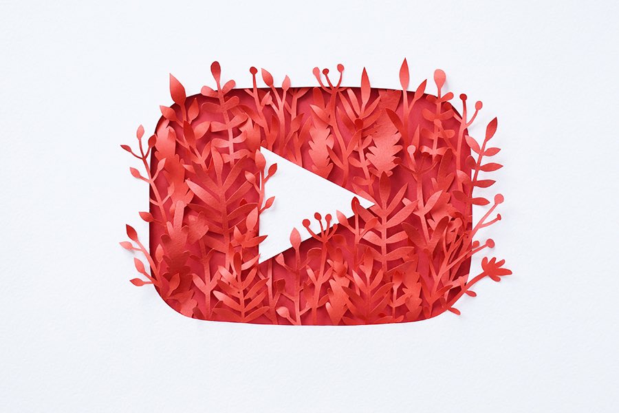 YouTube is testing the AI-dubbing video feature. On YouTube, there is a feature for automatic dubbing of videos based on artificial intelligence algorithms. The channel author should activate this option.