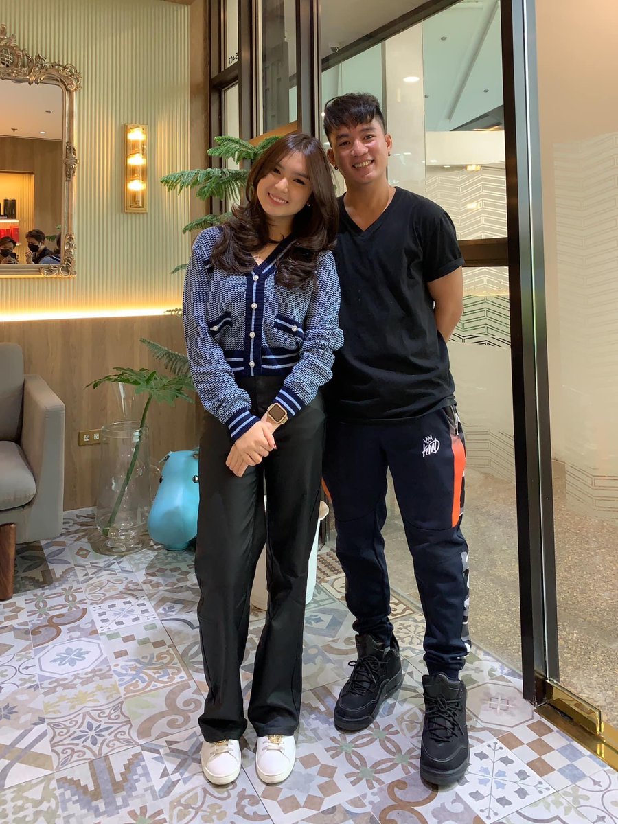 kycinenews's tweet image. 06.26.23 | FB Post: Mark Guiriba Mariano

“francine ❤️ mark 

annyeong 

#studiofix”

#FrancineDiaz | @francinecarreld