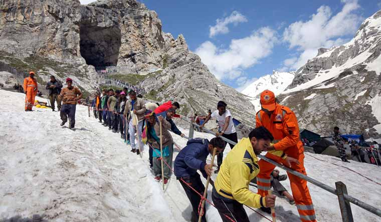 ShimonaSharma3's tweet photo. Ensuring the security of #AmarnathYatra is of paramount importance. Let's salute the dedication and commitment of our security forces in safeguarding the pilgrims and maintaining peace in the region. #JaiBholeNath 🙏🏼🚩"
#Fighter #Seurity https://t.co/AiHfNBBIc9