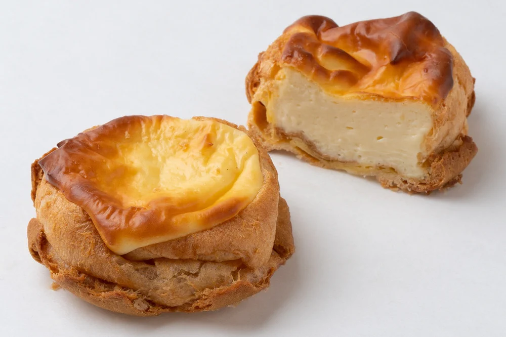 サクサクシュー生地×濃厚チーズケーキ！？ビアードパパの新作シュークリームをチェック！