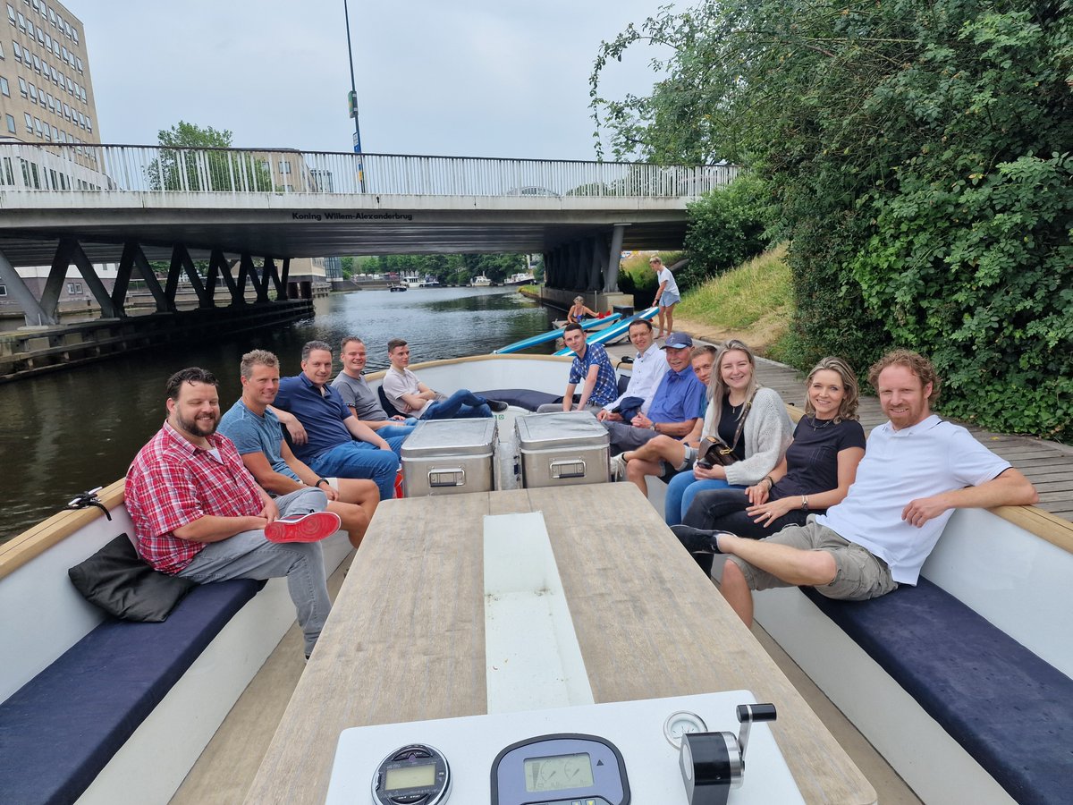 addvisionbv's tweet photo. Afgelopen donderdag was het weer tijd voor ons jaarlijkse bedrijfsuitje. Dit keer in de omgeving Breda. Bedankt team "overig" voor de organisatie! 🏎️⛵🍴🍷

#bootjevaren #ijskarten #uiteten https://t.co/SU35j1mo25