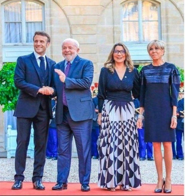 ✏Gasto de Lula e Janja nas viagem e estadias e outros:  ▪︎Lisboa R$ 1,1 Milhão 🇵🇹 ▪︎Londres: R$ 43 Mil 🏴󠁧󠁢󠁥󠁮󠁧󠁿 ▪︎Madri: R$ 850 mil 🇪🇦 ▪︎Brasilia: R$ 216 mil🇧🇷 ▪︎Japão: Valor ocultado🇯🇵 ▪︎Paris: R$ 728 mil 🇫🇷 ▪︎China: R$6.6 milhões 🇨🇳 ▪︎Abu Dhabi: Despesa do anfitrião