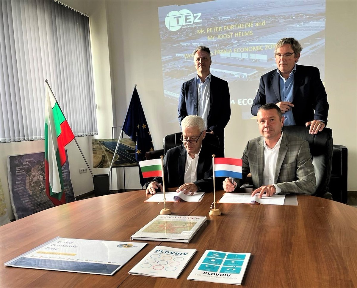 Trakia Economic Zone (Plovdiv) and Eindhoven International Project Office signed today an MoU, aimed at stimulating and accelerating the cooperation and increasing the attractiveness of the business and innovation climate in Bulgaria and the region. @EIPO #TEZ <a href="/NLinBulgaria/">Dutch Embassy Sofia</a>