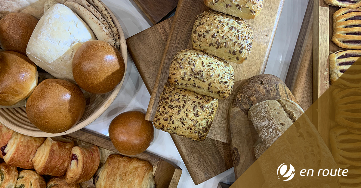 En Route is proud to collaborate with bakers whose produce use cage-free eggs, no palm oil, and CRC certified wheat, promoting biodiversity. They prioritise environmentally friendly packaging, reduce waste and aim for full recyclability by 2025.