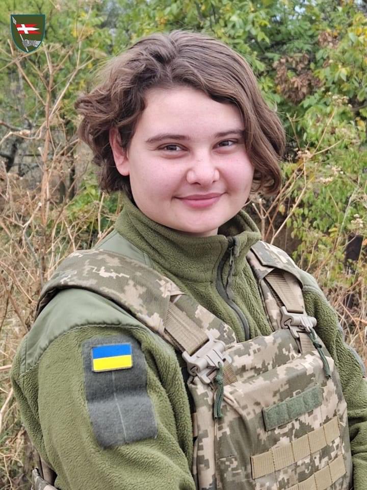 💔🇺🇦Lily was 22 years old. Today was her funeral. She was a medic of 14 Ombre, liberating the Kharkiv region, had a small child, and buried her fiancé 2 months ago. The child will remain an orphan. This is Ruski Mir. 
#RageDonate 

Russia must be razed to the ground. Deny…