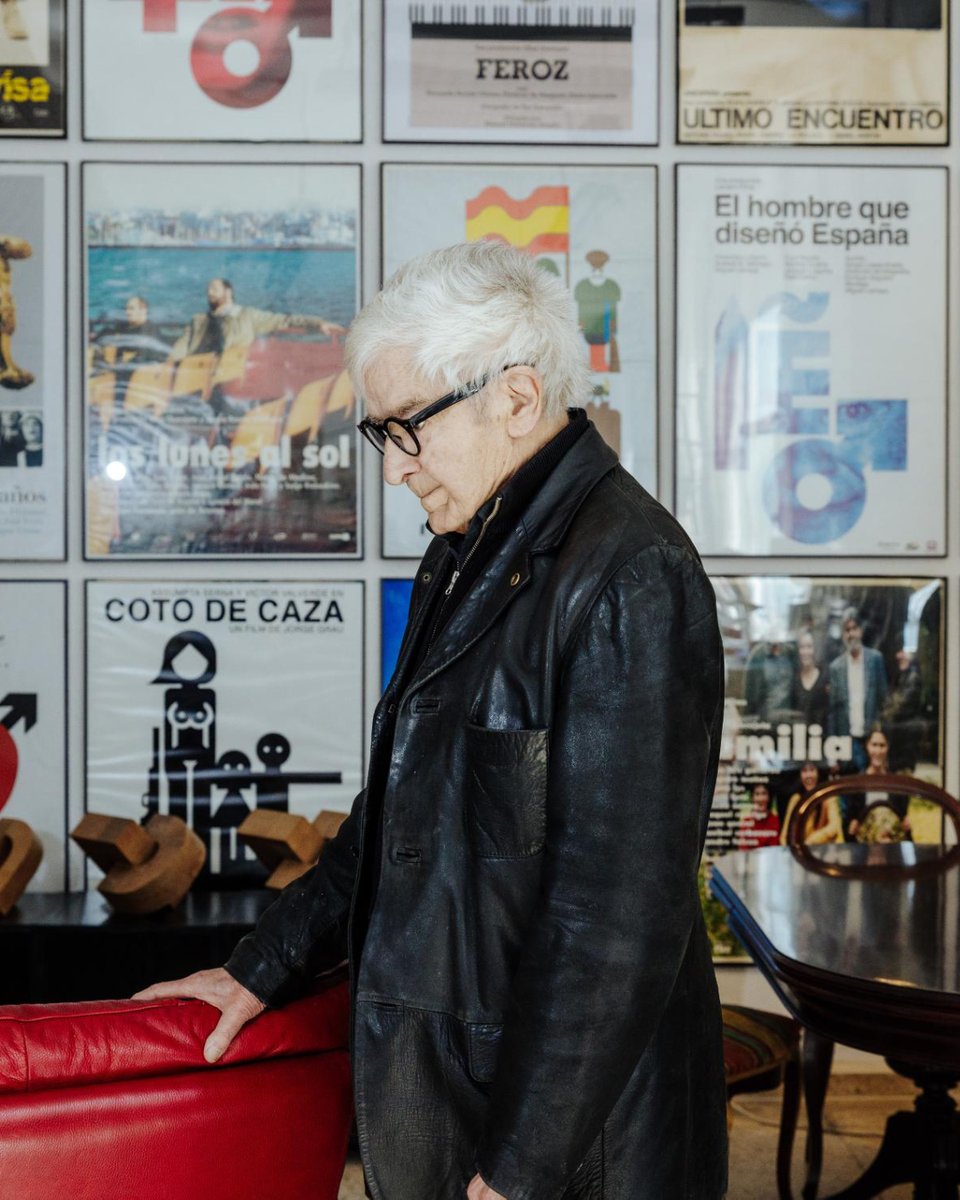 🏆José María Cruz Novillo, diseñador de algunos de los logotipos más reconocibles de nuestro país, incluyendo los de <a href="/Correos/">Correos</a>, <a href="/Renfe/">Renfe</a>, <a href="/Repsol/">repsol</a>, <a href="/ICEX_/">ICEX</a> o <a href="/ONCE_oficial/">ONCE</a>, ha sido galardonado con el LAUS de Honor 2023 👏