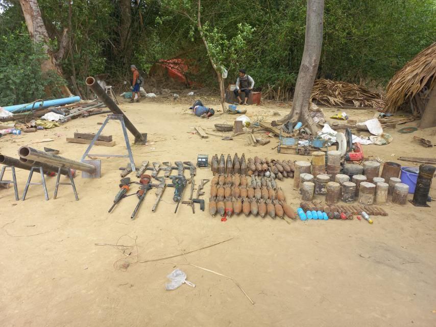 စစ်ကိုင်းတွင် NUG စစ်စခန်း စီးနင်းခံရ၊ ၁၈ ဦး သေဆုံး
myanmar-now.org/mm/news/38554/
#MyanmarNow #MyanmarNews #myanmarnewstoday #ပကဖ #ငါန်းဇွန် #စစ်ကိုင်း #မန္တလေး