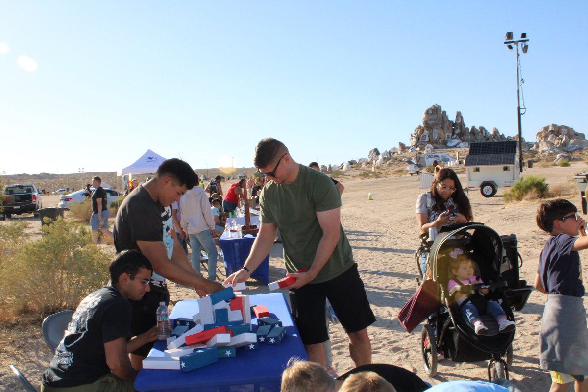 BOSSFortIrwin's tweet image. Fort Irwin BOSS had a fantastic turnout for our volunteer event at this year's freedomfest, BOSS continues to have outstanding turnouts from our single soldiers to support our community!
#beallyoucanbe #community #USArmy #volunteering