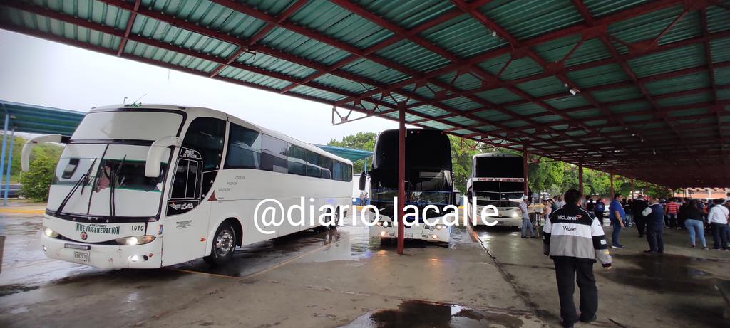 ReporteYa's tweet photo. #26Jun #Táchira
@Diariocalle1: Este lunes arribaron tres buses #expresos al terminal de San Antonio con el fin de prestar sus servicios al interior del país.
Cabe recordar que desde el 2021 no llegaban estos buses a la frontera. https://t.co/wAdDATPDU6