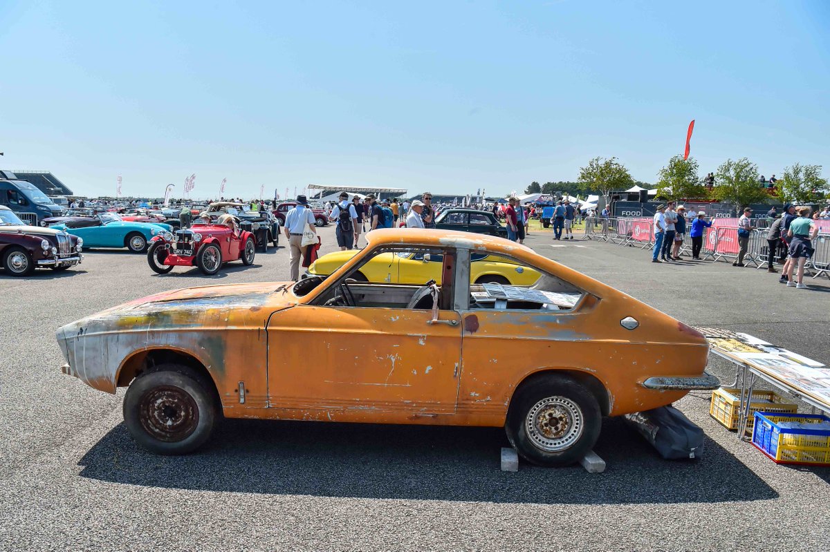 PJInsure's tweet image. Check out this amazing Bond Equipe restoration project! Are you restoring a classic? Talk to us about our laid up cover. We can also cover parts and tools as well. Call us today: 📞 0121 274 5400 🖥️ peterjamesinsurance.co.uk  
#restorationproject #triumph #laidup #bond #equipe
