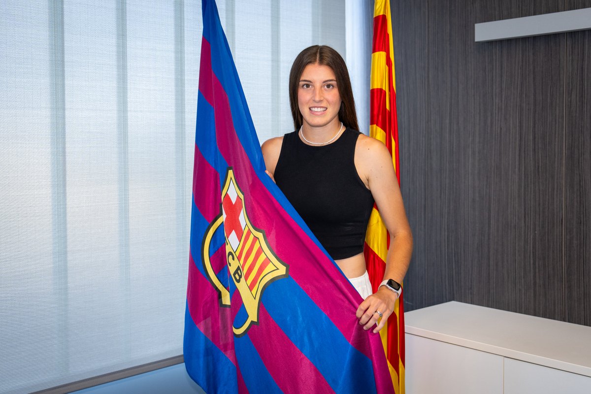 ❗ 𝐔́𝐋𝐓𝐈𝐌𝐀 𝐇𝐎𝐑𝐀    

✍ La portera Txell Font ha signat en presència del  Director Esportiu, Markel Zubizarreta, i del Coordinador del futbol formatiu, Jordi Ventura, la continuïtat al Club en la seva etapa al Barça B

Té 18 anys, porta 7 temporades al Club i és