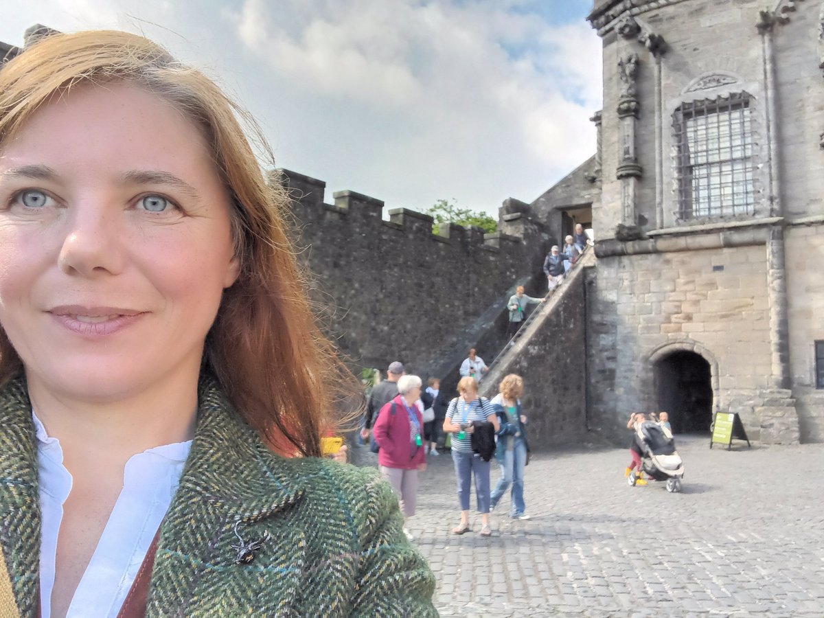 Guiding a lovely group at @welovehistory @stirlingcastle for @whiteroseguild today. I got particularly excited about the #argyllandsutherland regimental museum- found a #battlefieldbiscuit for @Taff_Gillingham!