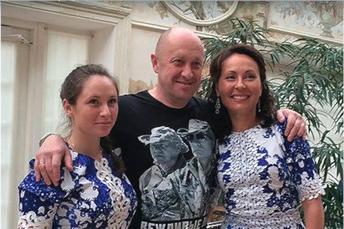 I hope PMC Wagner Group leader Prigozhin relaxes in Belarus as much as possible, leaving operations to Gods of War like Utkin, Ratibor, Lotos, etc.

He deserves the rest and time with his family. The war can continue, and PMC Wagner Group's message can also keep growing as he…