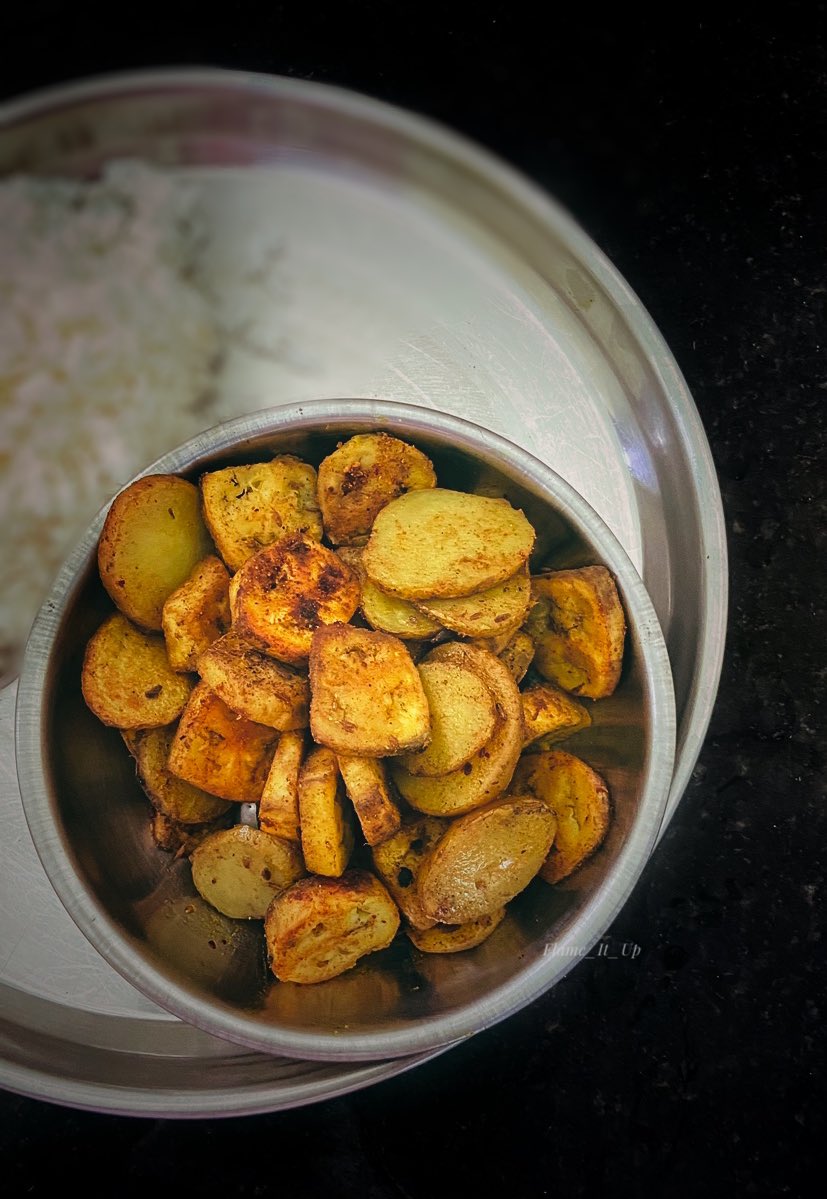 flame_it_up's tweet photo. || Kadali Alu Bhaja(Raw banana fry) ||

This is a very popular dish in every odia household. The dish is prepared with some raw bananas and potatoes.This is a very simple yet tasty recipe that is served as a side dish.
#odiacuisine #odishatourism #odishagram #odishaclicks https://t.co/w0mLvO5YvV