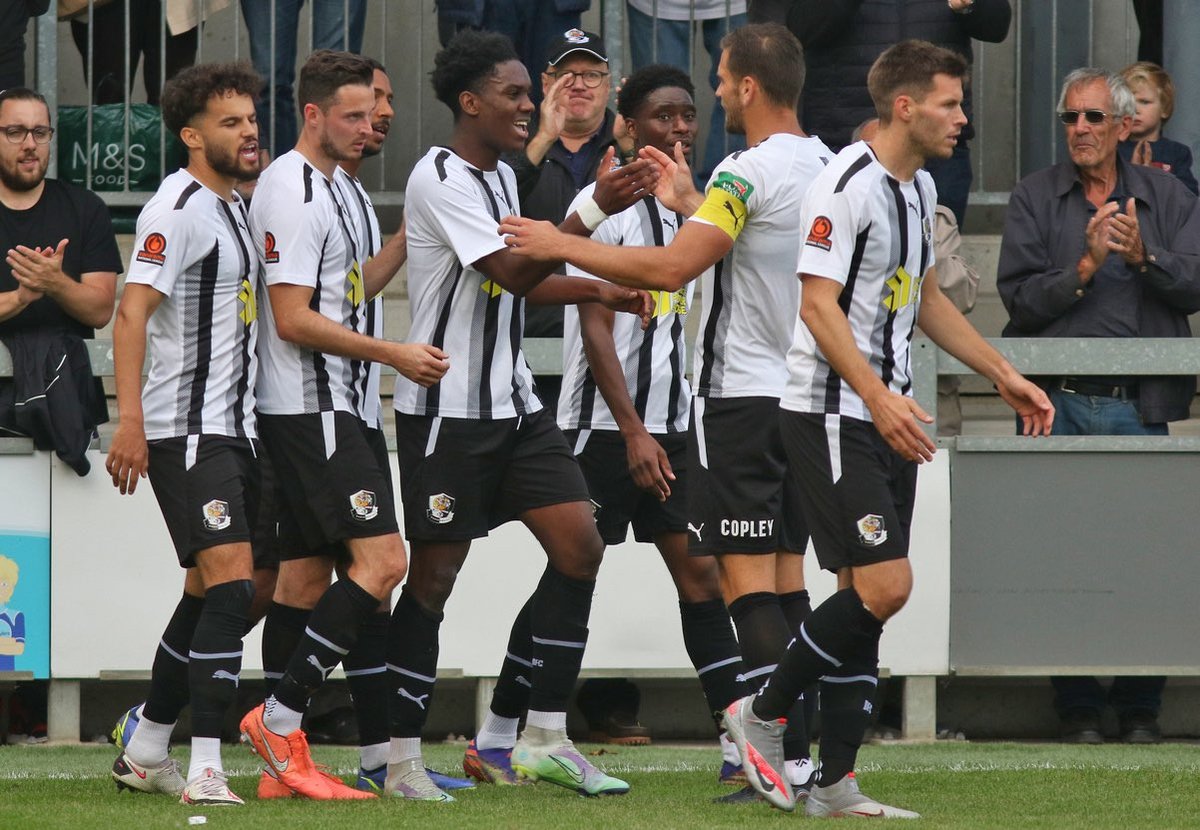 👊𝗢𝗣𝗘𝗡 𝗧𝗥𝗔𝗜𝗡𝗜𝗡𝗚 𝗦𝗘𝗦𝗦𝗜𝗢𝗡

Come down to Princes Park this Saturday to watch an open training session!

The session lasts from 10-12 and gives fans an opportunity to meet new signings!

#DartfordFC #DartsFC