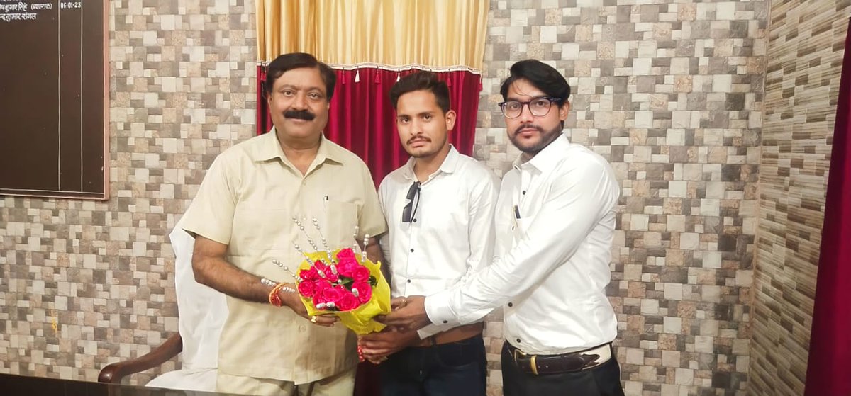 AdvAkram57690's tweet photo. भारतीय जनता पार्टी से जिला शामली के चेयरमैन अरविंद सिंगल जी से उनके आ���ास पर मुलाकात हुई #kesavparshadmorya #bjp #YogiKaNayaUP #uppollice #upshamlipollice #nikitasharma https://t.co/9lEVndvhLN