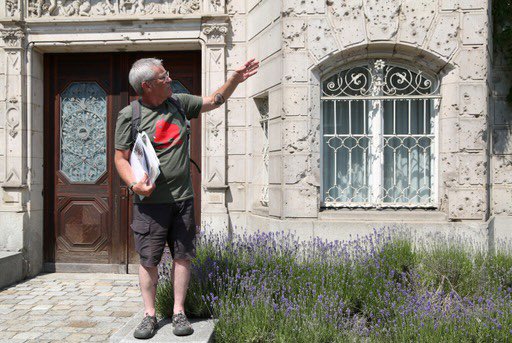 A few more photos from our recent first walking tour in which we followed the progress of the Red Army through Schöneberg, across the  Landwehrkanal and to the edge of the Tiergarten. I think everyone enjoyed it. Thanks to Adam Berry for the photos. More tours to follow.