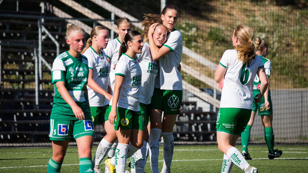 hammarbyfotboll's tweet photo. 👊 @BajenF19 säkrade på sluttampen av vårsäsongen en plats i höstens A-slutspel. I söndagens slutomgång blev det 2-2 mot Mallbacken för ett ungt Bajen. Här är bilder från Hammarby IP.

#Bajen https://t.co/CulvPmAQAx