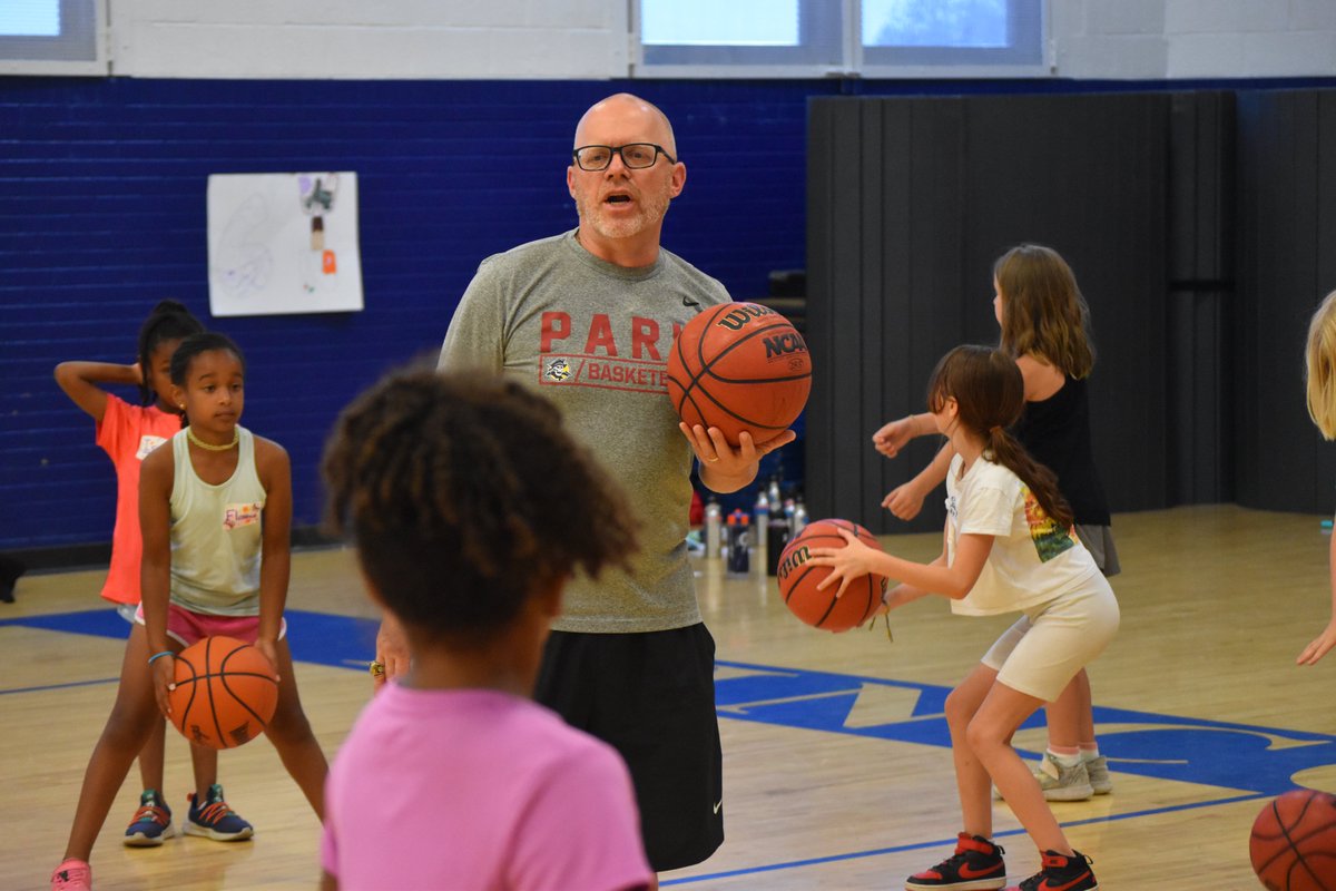 ParkPirates's tweet photo. Park teamed up with @WINforKC at Camp Win last week! Our staff had a blast teaching young girls the FUNdamentals of their sport! @Park__Golf @pirates_tfxc 
💛🏴‍☠️❤️ https://t.co/dNvFSdjLxn