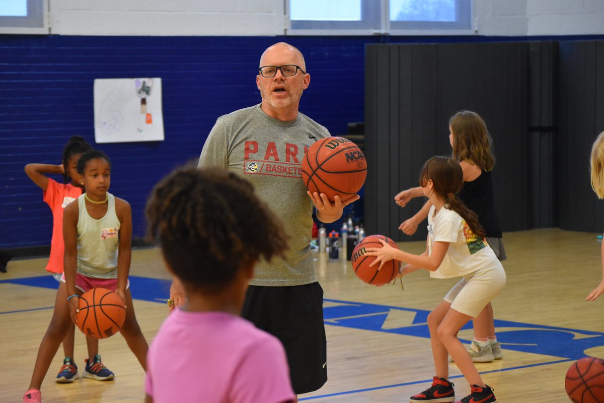 Park teamed up with @WINforKC at Camp Win last week! Our staff had a blast teaching young girls the FUNdamentals of their sport! @Park__Golf @pirates_tfxc 💛🏴‍☠️❤️