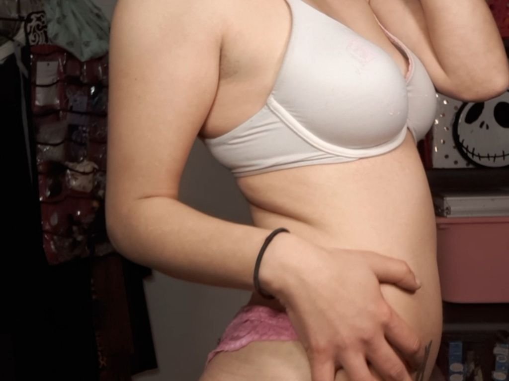 JonesysMomma's tweet photo. #skype and #discord vid chat now @ https://t.co/p4YqlqY6IM ; free onlyfans + more in bio ~ https://t.co/GrnSdsqwjQ