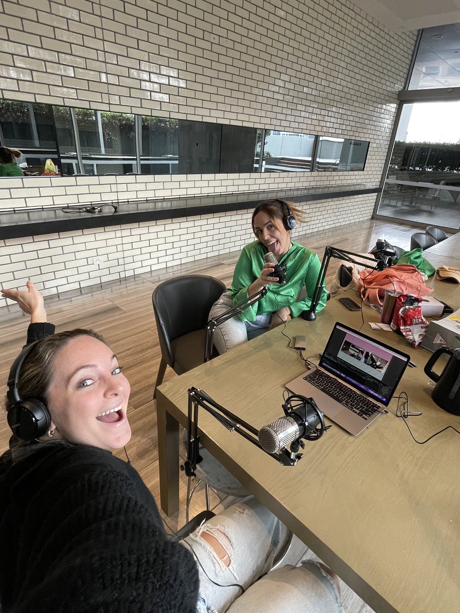 CaroNevares's tweet photo. Creamos la primera radio streaming argentina desde Australia!!! Gracias #nadiedicenada por inspirarnos ❤️❤️ ig: seprendioau https://t.co/OIKTRABU0f