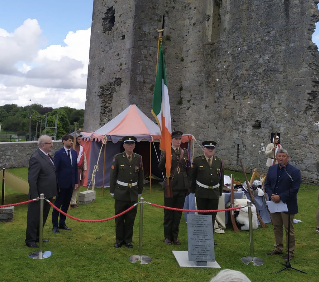 12 Inf Bn were honoured to provide a flag party to the commemoration of the 500th anniversary of the Treaty of #Askeaton.