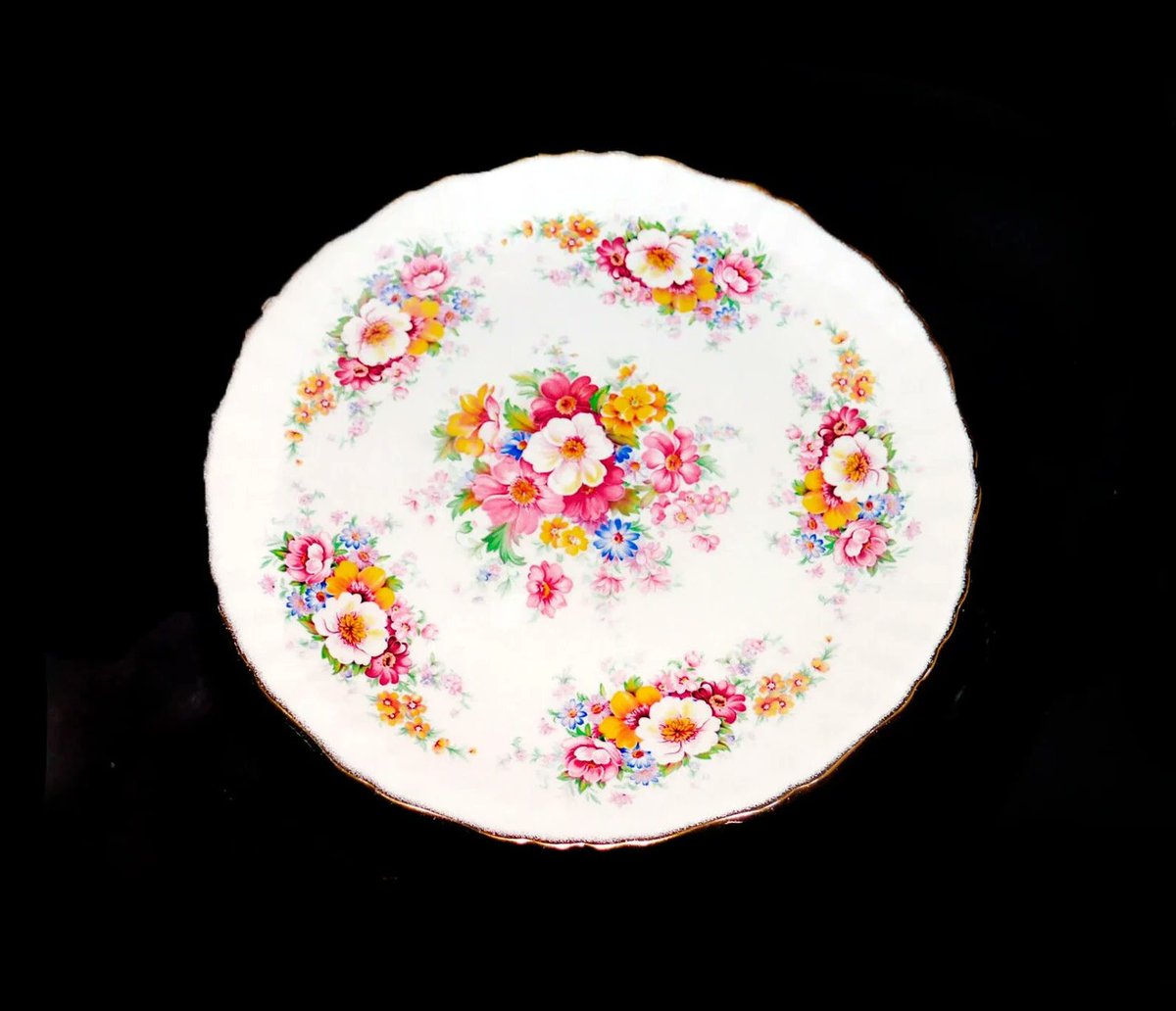 G97816960Girl's tweet photo. James Kent Old Foley KNT48 cake stand made in England. https://t.co/vPfVcssgRx via @Etsy #BuyfromGroovy #antiqueshop #tableware #cakestand #teatime #coffeetime #JamesKent #FoleyEngland #JamesKentKNT48 #teaparty #EtsySellers https://t.co/Bor36fW1cf