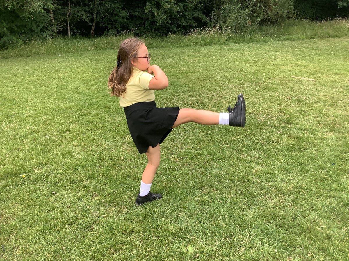 HurstKnollY2's tweet photo. Using movement to represent ourselves.. We had so much fun! https://t.co/EotetSjUdl