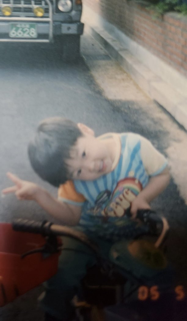 XH_official's tweet photo. 2023년 6월 26일도 작년만큼, 아니 작년보다 더 더 행복했다. 빌런즈, 엑디즈라는 내가 사랑하는 사람들과 함께 생일을 맞을 수 있다는 건 나한테 너무나 큰 행복인 것 같다. 그들이 내게 준 사랑보다 더 큰 사랑을 고스란히 전해줄 수 있는 그런 큰 사람이 되어야겠다. 아 그리고 빌런즈 사랑한다❤️

#정수 #Jungsu 
#뎡듀
#정수의_목소리가_세상에_울린날 #OurJUNGSUperHeroday